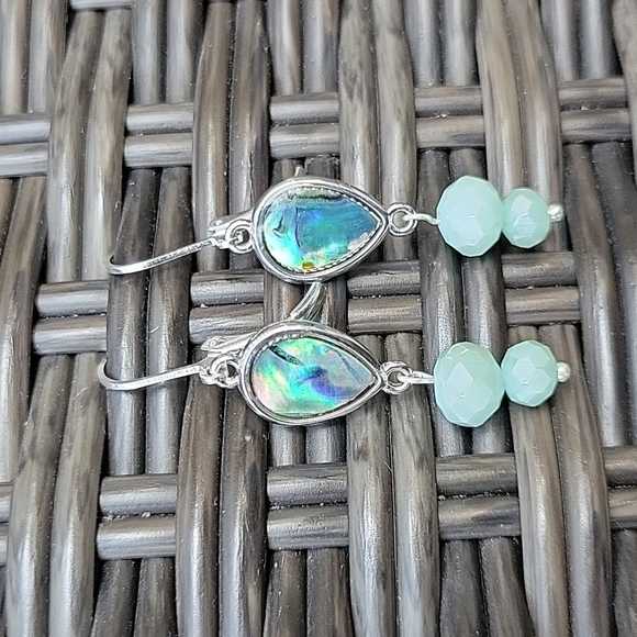 Aerrings silver tone/  drop earrings - Picture 1 of 3